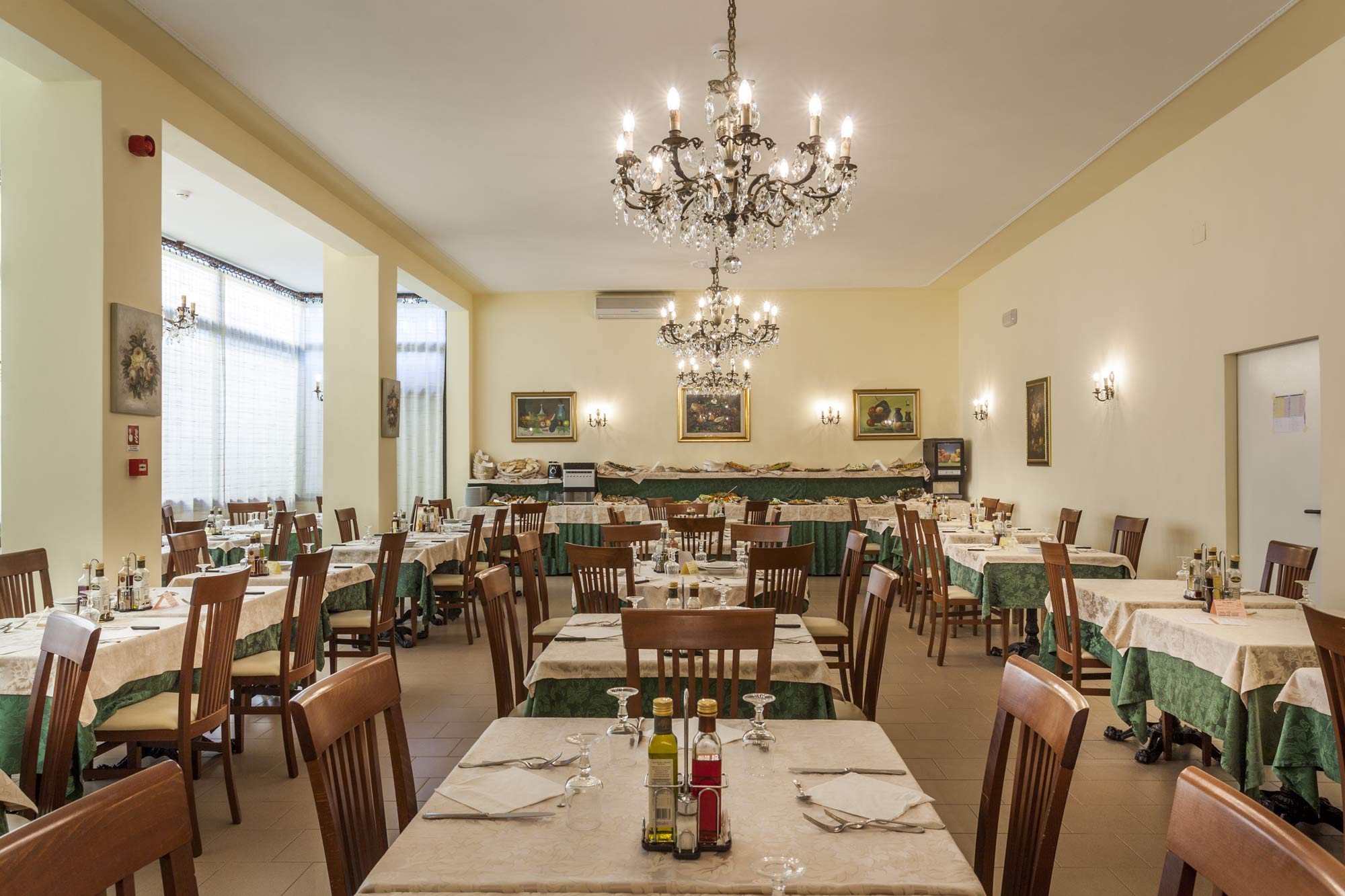 Sala-ristorante-Hotel-Ala-Riccione